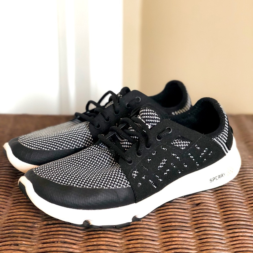 Sperry 7 Seas Sneakers Boat Shoes Black/White W6